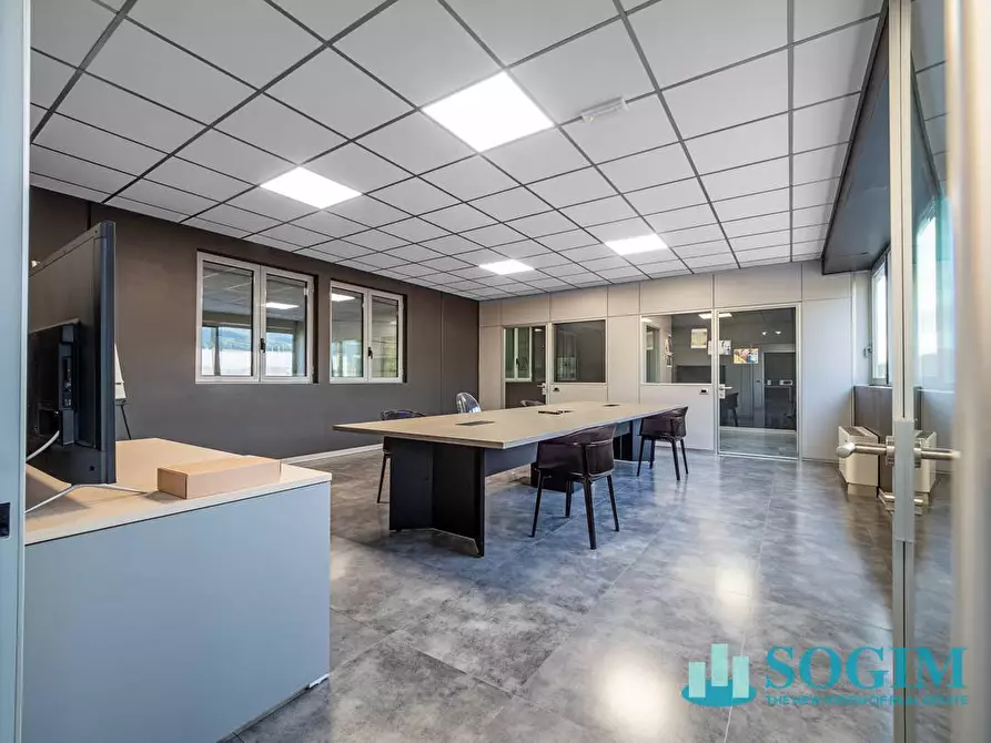 Immagine 15 di Capannone industriale in vendita  in Via Parravicini a Albavilla