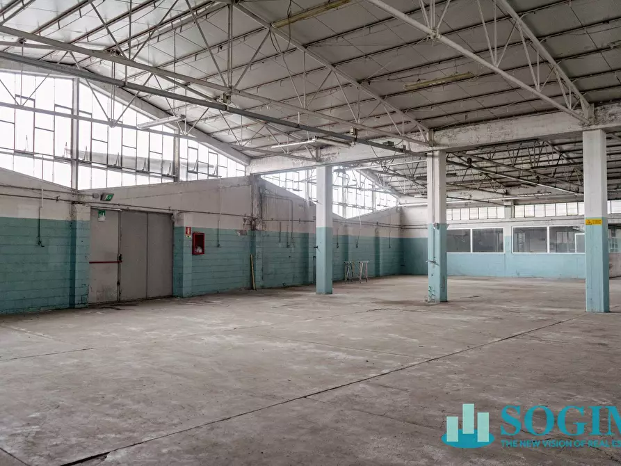 Immagine 2 di Capannone industriale in vendita  in Via Morandi 21 a Saronno
