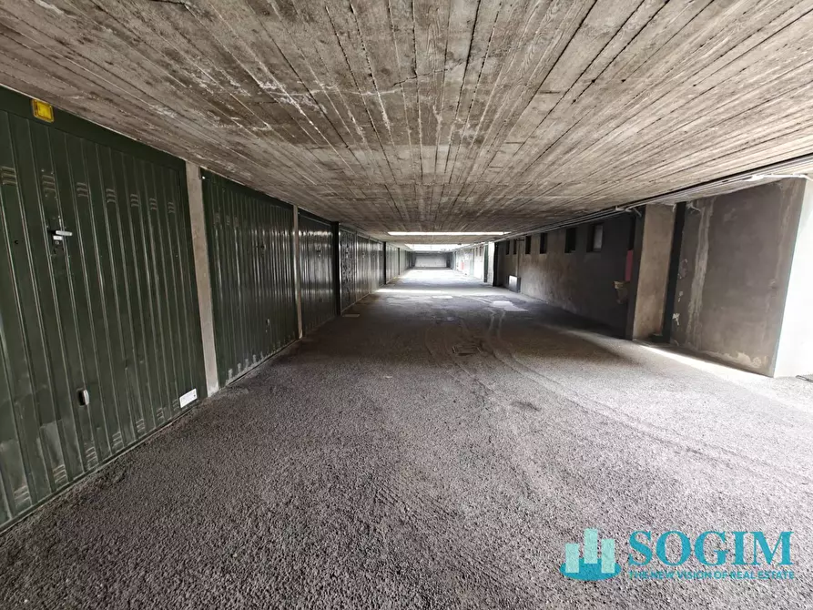 Immagine 7 di Box auto in vendita  in via Ferrara 96 a Sesto San Giovanni