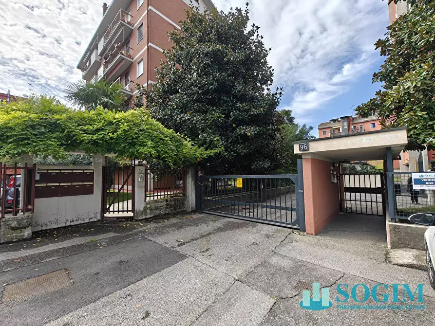 Immagine 12 di Box auto in vendita  in via Ferrara 96 a Sesto San Giovanni