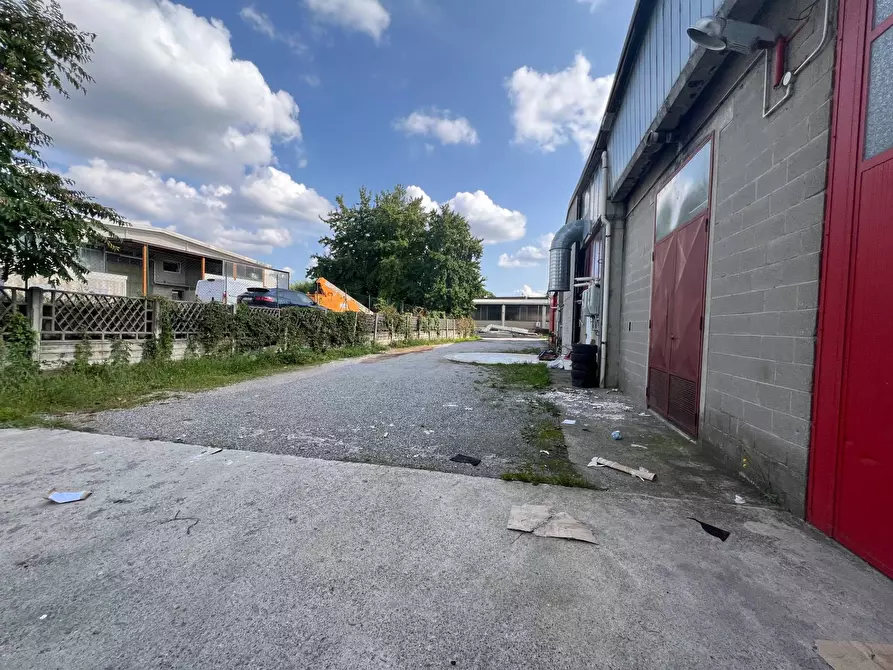 Immagine 2 di Capannone industriale in vendita  in Via Bonicalza a Cassano Magnago