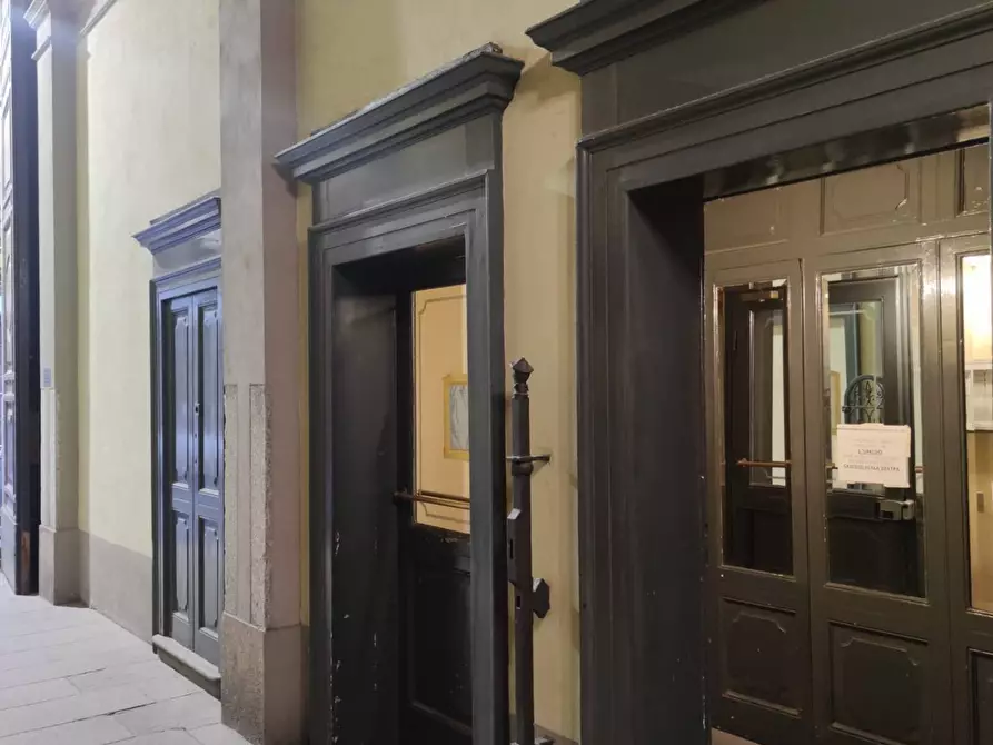 Immagine 1 di Negozio in affitto  in Via Pace 23 a Milano