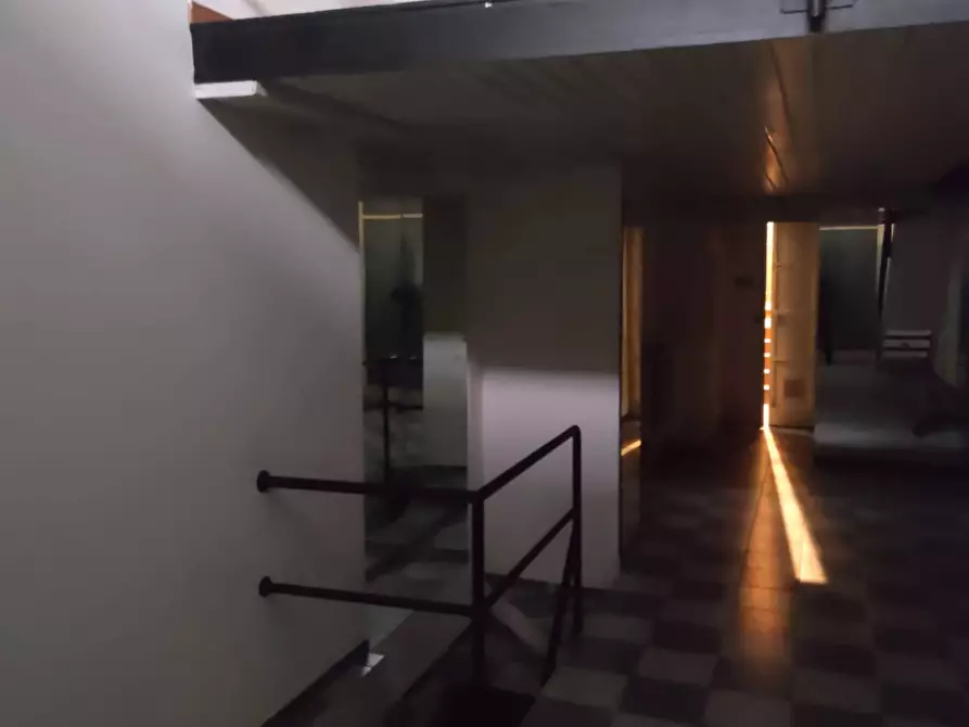 Immagine 8 di Negozio in affitto  in Via Pace 23 a Milano