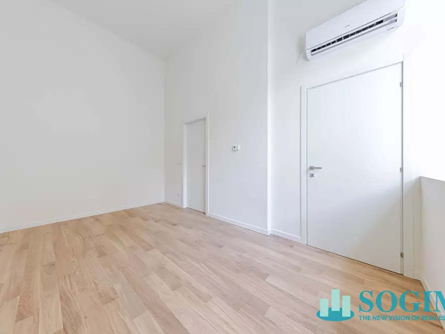 Immagine 13 di Appartamento in vendita  in VIALE STELVIO 51 a Milano