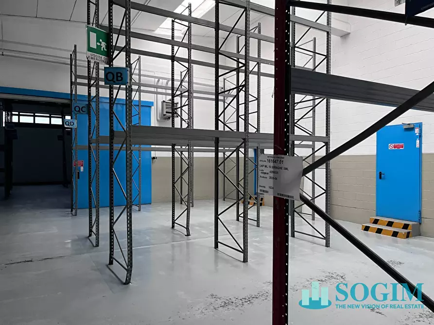 Immagine 9 di Capannone industriale in vendita  in via Volta 23 a Settimo Milanese