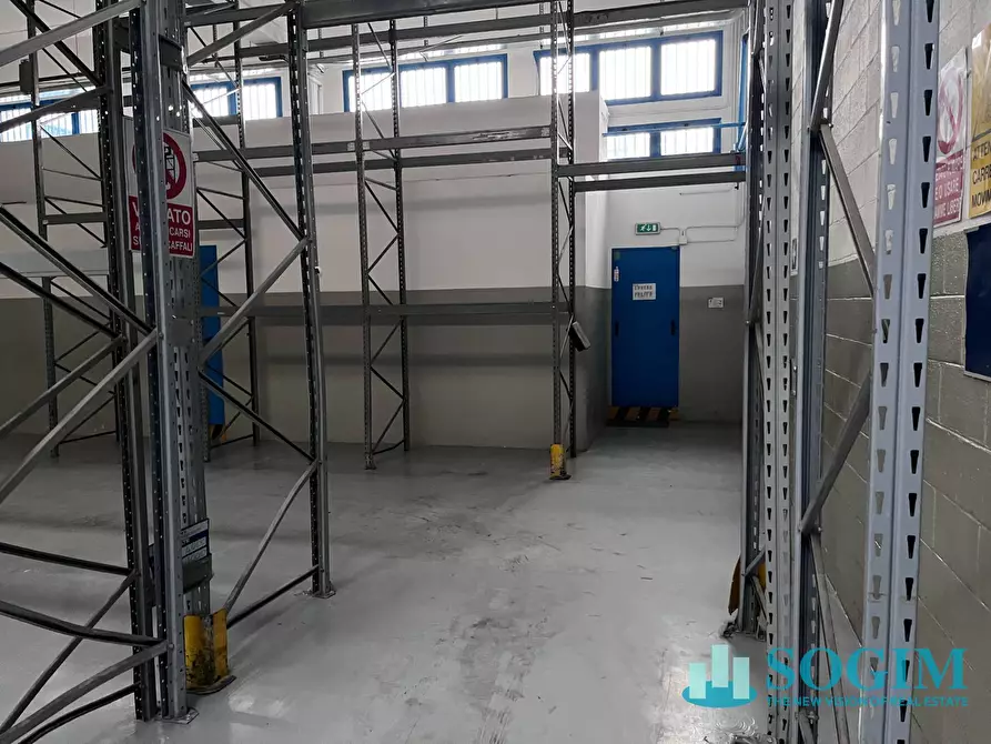 Immagine 5 di Capannone industriale in affitto  in via Volta 23 a Settimo Milanese