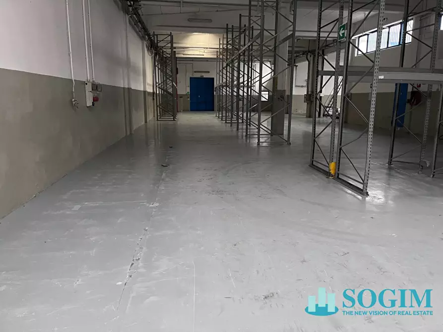 Immagine 6 di Capannone industriale in affitto  in via Volta 23 a Settimo Milanese