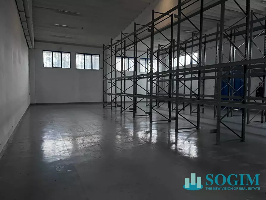 Immagine 11 di Capannone industriale in affitto  in via Volta 23 a Settimo Milanese