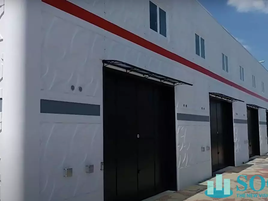 Immagine 2 di Capannone industriale in affitto  a Concorezzo