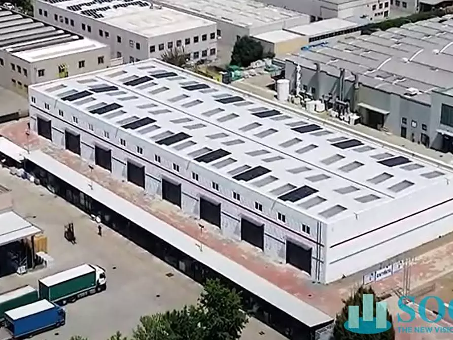 Immagine 7 di Capannone industriale in affitto  a Concorezzo