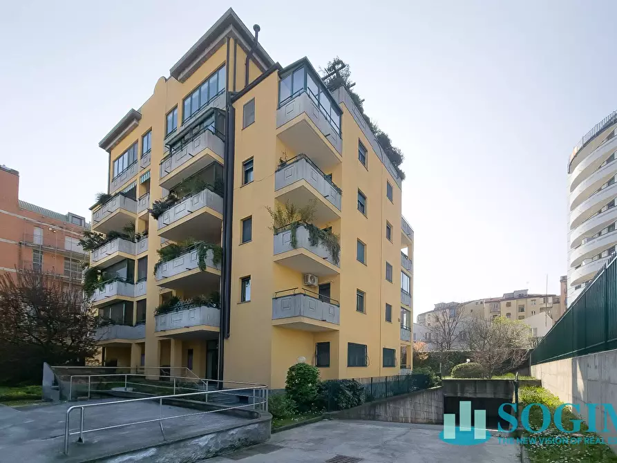 Immagine 21 di Appartamento in vendita  in Via Roberto Ardigò 17 a Milano