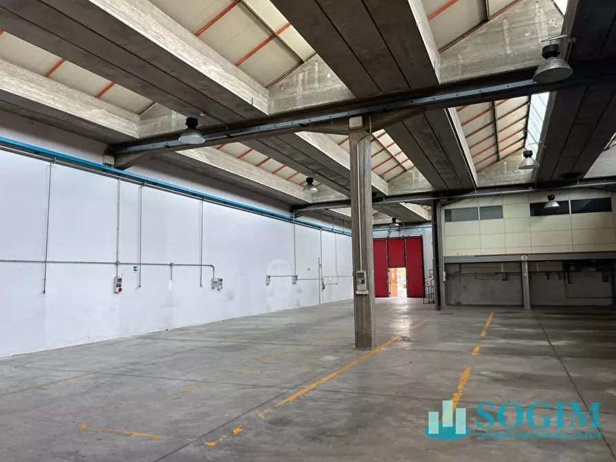 Immagine 2 di Capannone industriale in affitto  in via giuseppe di vittorio a Inzago