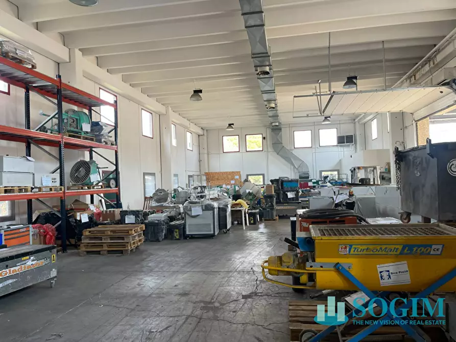Immagine 10 di Capannone industriale in affitto  in via cassanese a Segrate