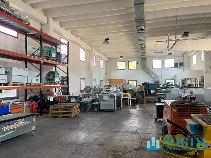 Immagine 12 di Capannone industriale in affitto  in via cassanese a Segrate