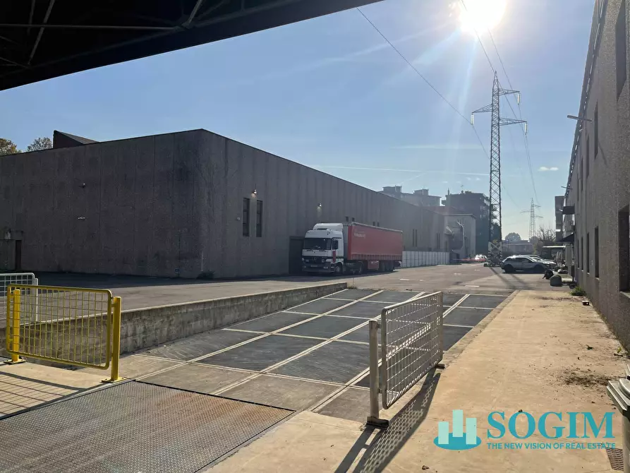 Immagine 18 di Capannone industriale in affitto  in via cassanese a Segrate