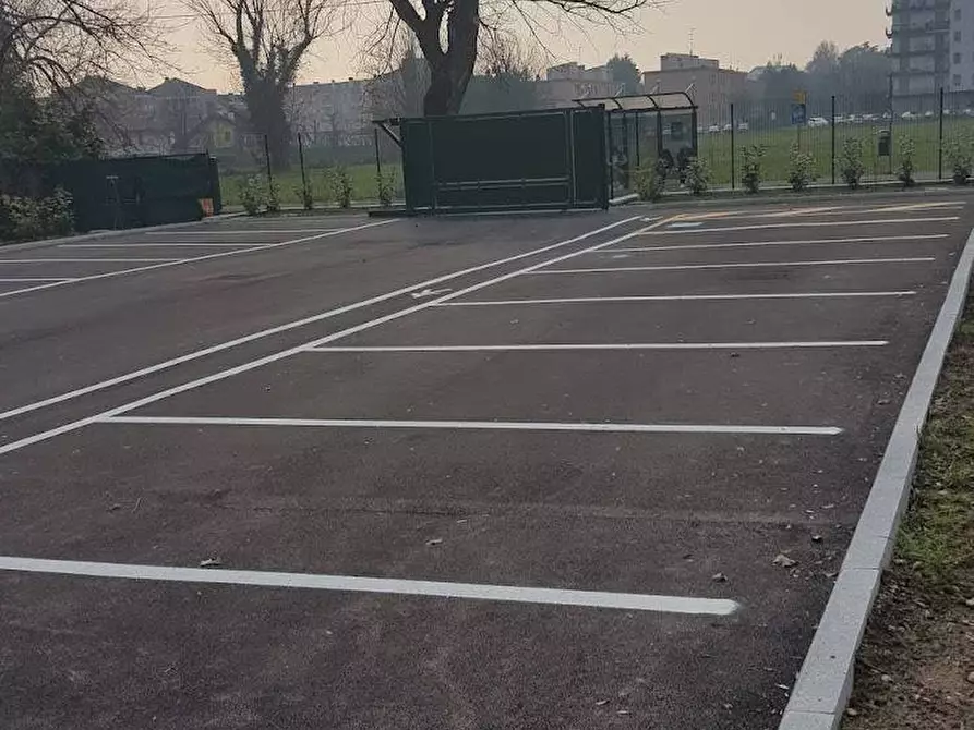 Immagine 3 di Locale commerciale in vendita  in via monza 2/A a Pioltello