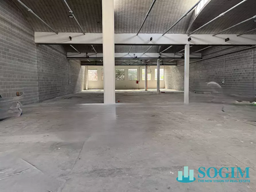 Immagine 3 di Capannone industriale in vendita  a Abbiategrasso