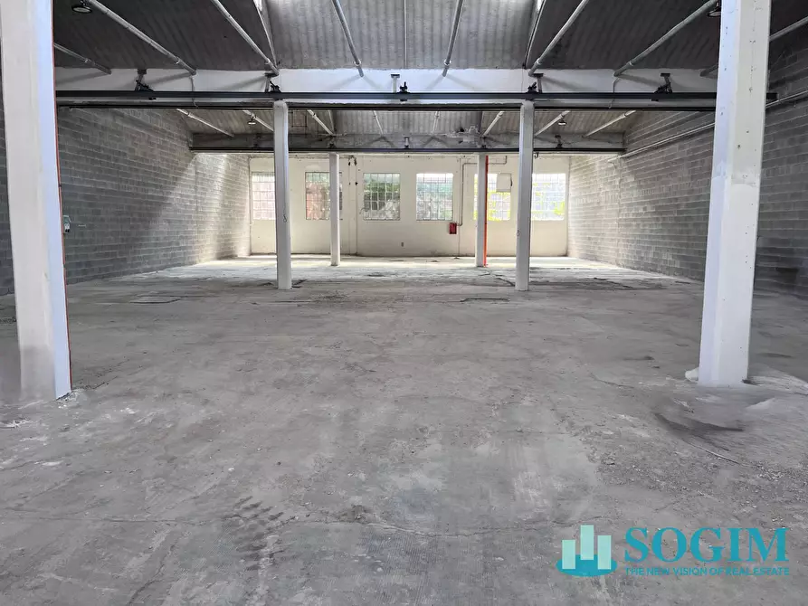 Immagine 9 di Capannone industriale in vendita  a Abbiategrasso