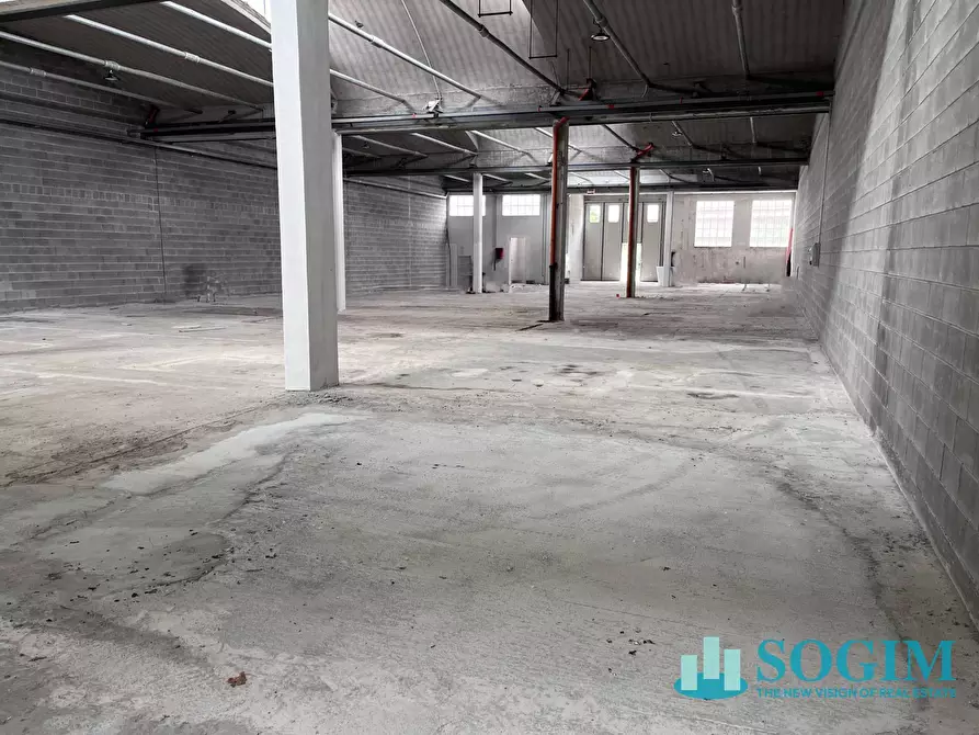 Immagine 10 di Capannone industriale in vendita  a Abbiategrasso