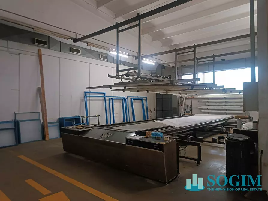 Immagine 9 di Capannone industriale in vendita  in Via Regina 115 a Fino Mornasco