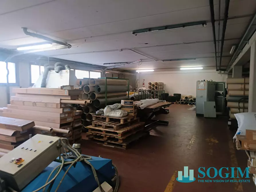 Immagine 20 di Capannone industriale in vendita  in Via Regina 115 a Fino Mornasco