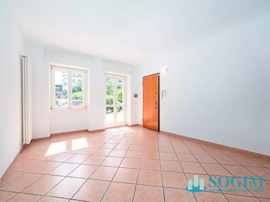 Immagine 1 di Appartamento in vendita  in Via IV Novembre a Lambrugo