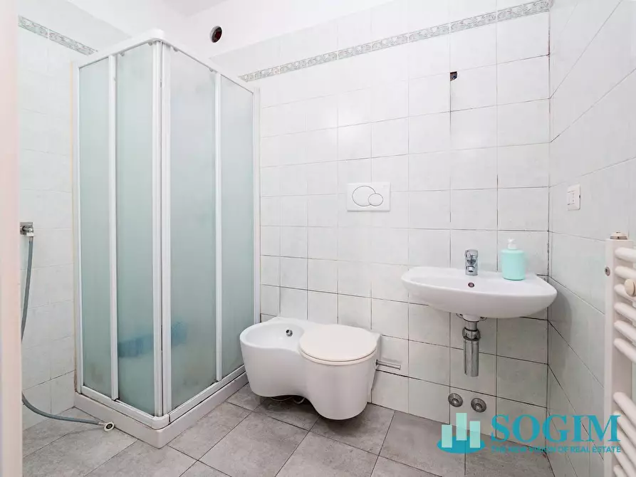 Immagine 11 di Appartamento in vendita  in Via IV Novembre a Lambrugo