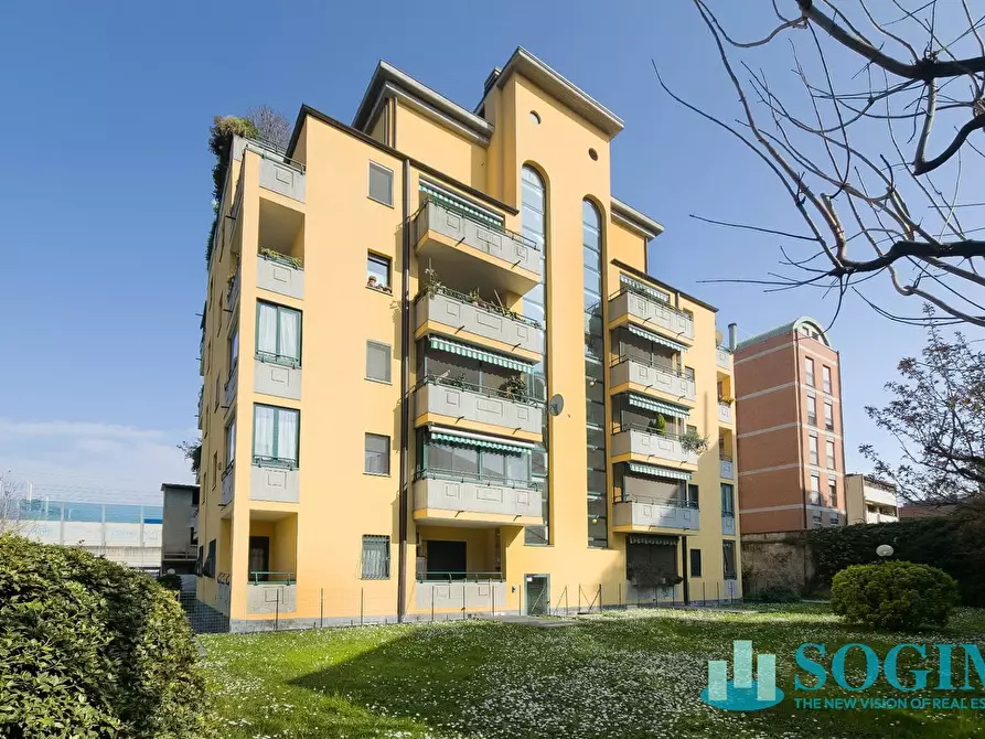 Immagine 20 di Appartamento in vendita  in via Roberto Ardigò 17 a Milano