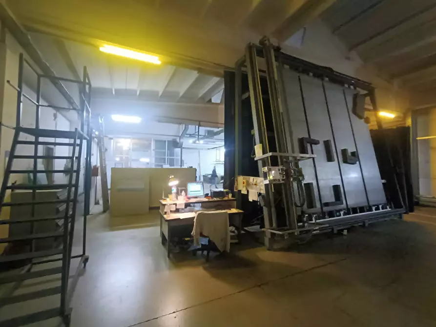 Immagine 16 di Capannone industriale in vendita  in Via Regina 115 a Fino Mornasco