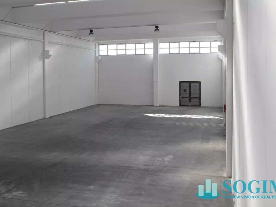 Immagine 31 di Capannone industriale in affitto  in via Erba 33 a Melzo