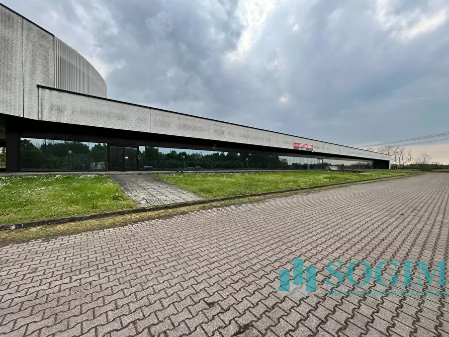 Immagine 7 di Locale commerciale in affitto  in via europa 30 a Cusago