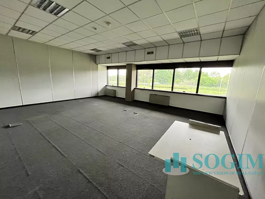 Immagine 16 di Locale commerciale in affitto  in via europa 30 a Cusago