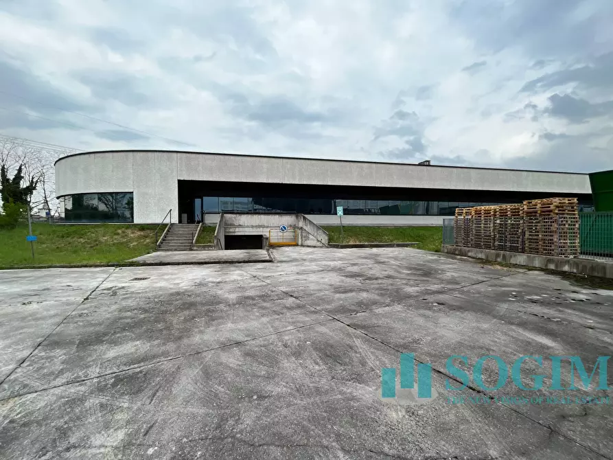 Immagine 10 di Locale commerciale in affitto  in via europa 30 a Cusago