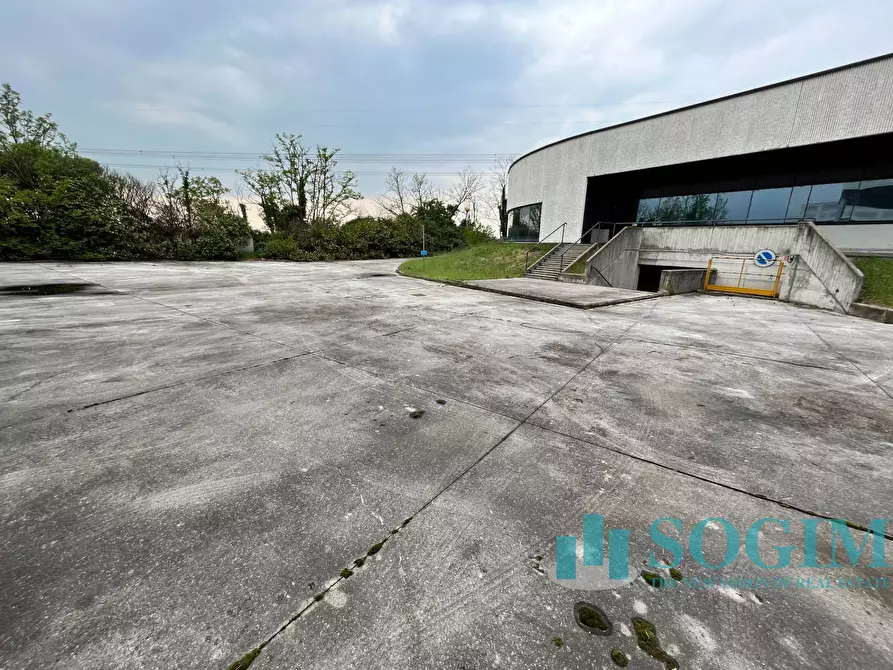 Immagine 11 di Locale commerciale in affitto  in via europa 30 a Cusago