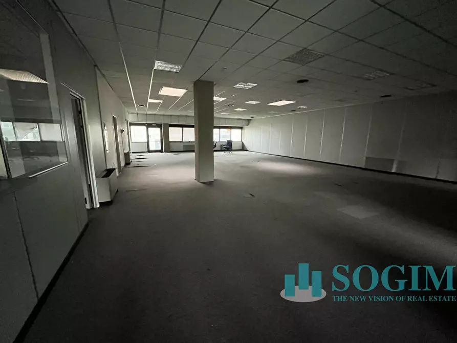 Immagine 25 di Locale commerciale in affitto  in via europa 30 a Cusago