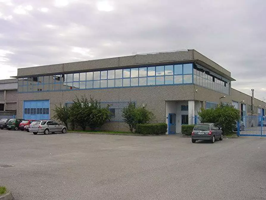 Immagine 2 di Capannone industriale in vendita  in Via Leonardo da Vinci a Trezzano Sul Naviglio
