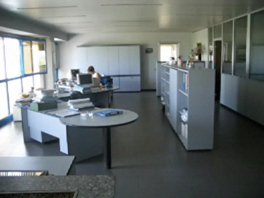 Immagine 3 di Capannone industriale in vendita  in Via Leonardo da Vinci a Trezzano Sul Naviglio