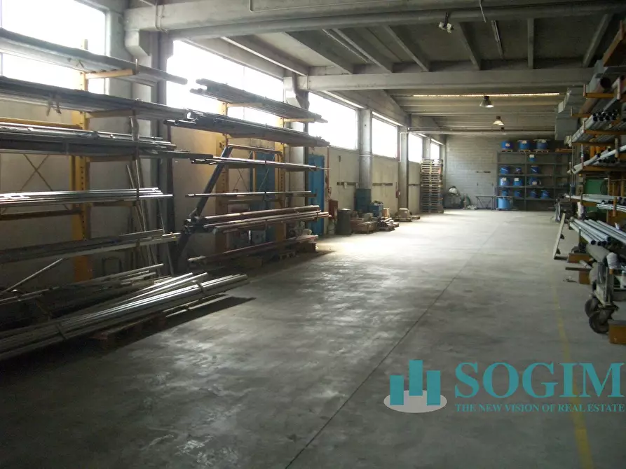 Immagine 7 di Capannone industriale in vendita  in Via Leonardo da Vinci a Trezzano Sul Naviglio