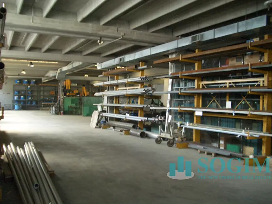 Immagine 8 di Capannone industriale in vendita  in Via Leonardo da Vinci a Trezzano Sul Naviglio