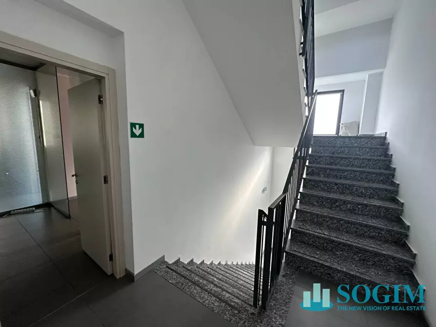 Immagine 13 di Palazzo in affitto  in Via Del Commercio a Lissone