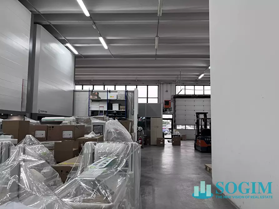 Immagine 19 di Capannone industriale in vendita  in via Albert Einstein 32 a Assago