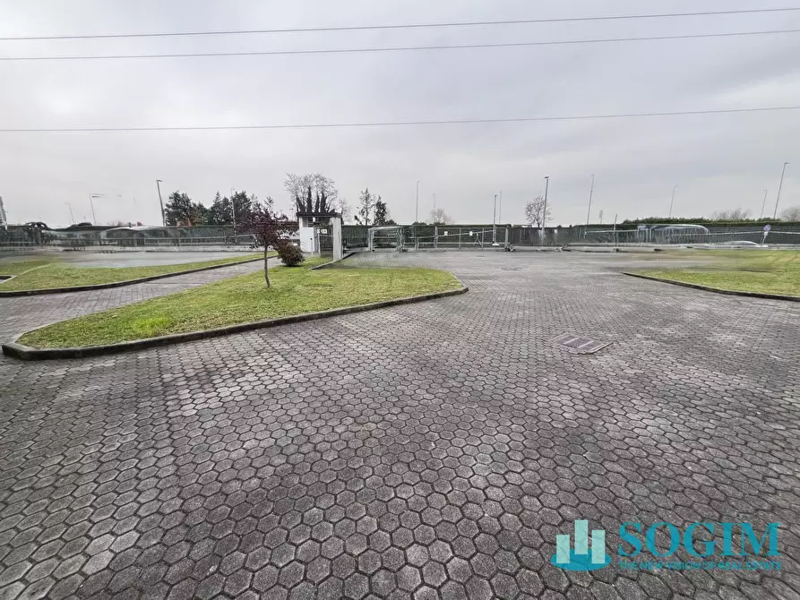 Immagine 26 di Capannone industriale in vendita  in via Albert Einstein 32 a Assago