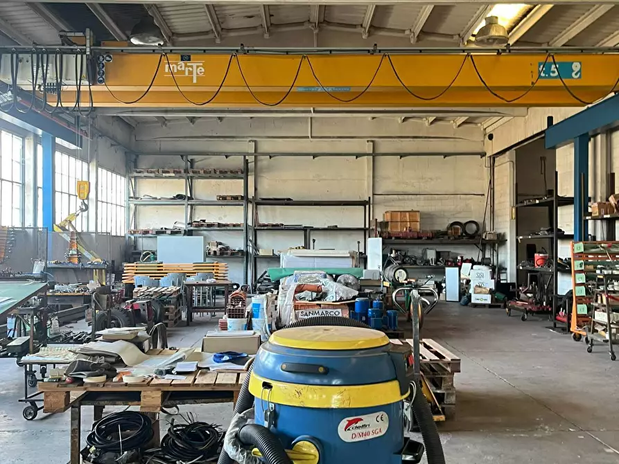 Immagine 3 di Capannone industriale in vendita  a Rosate