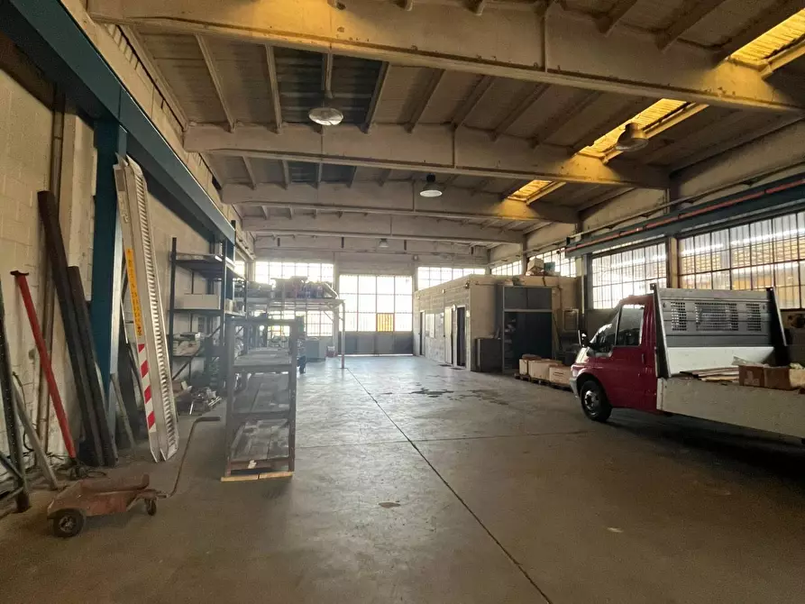 Immagine 2 di Capannone industriale in vendita  a Rosate