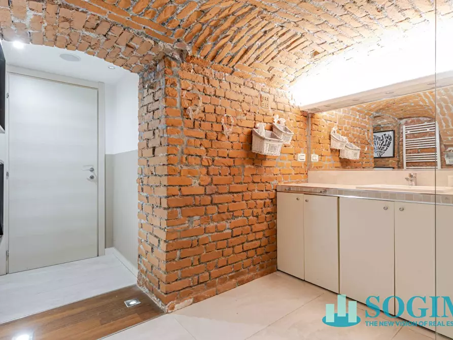 Immagine 12 di Locale commerciale in vendita  in Via Tertulliano 58 a Milano