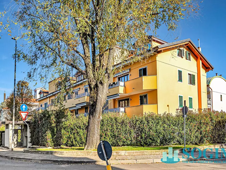 Immagine 1 di Appartamento in affitto  a Monza