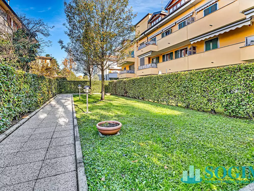 Immagine 2 di Appartamento in affitto  a Monza