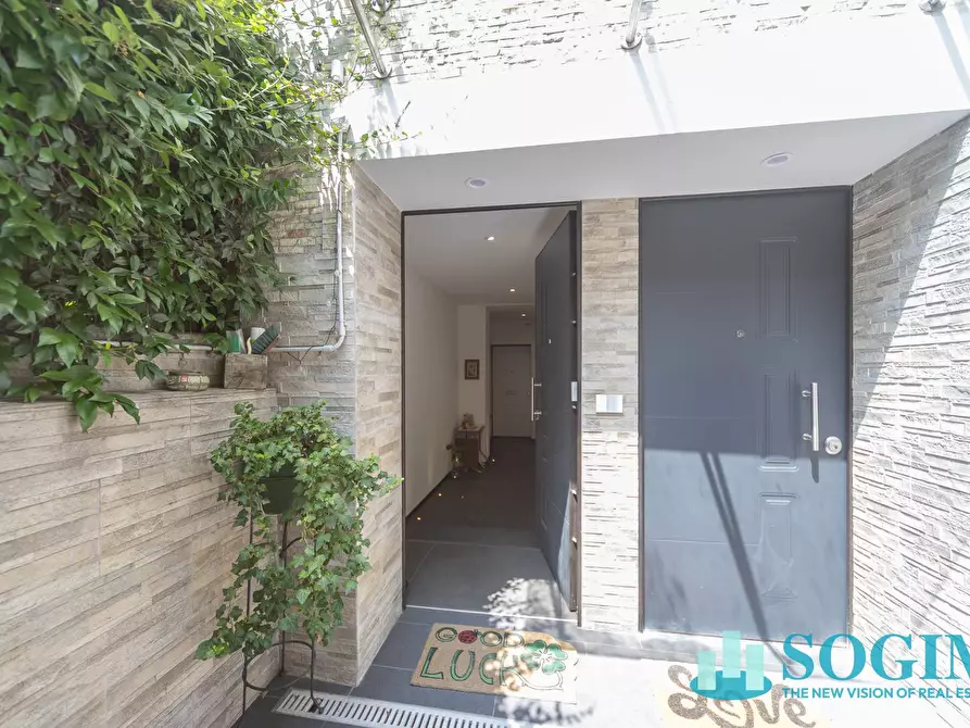 Immagine 12 di Appartamento in vendita  in via Negroli 8 a Milano