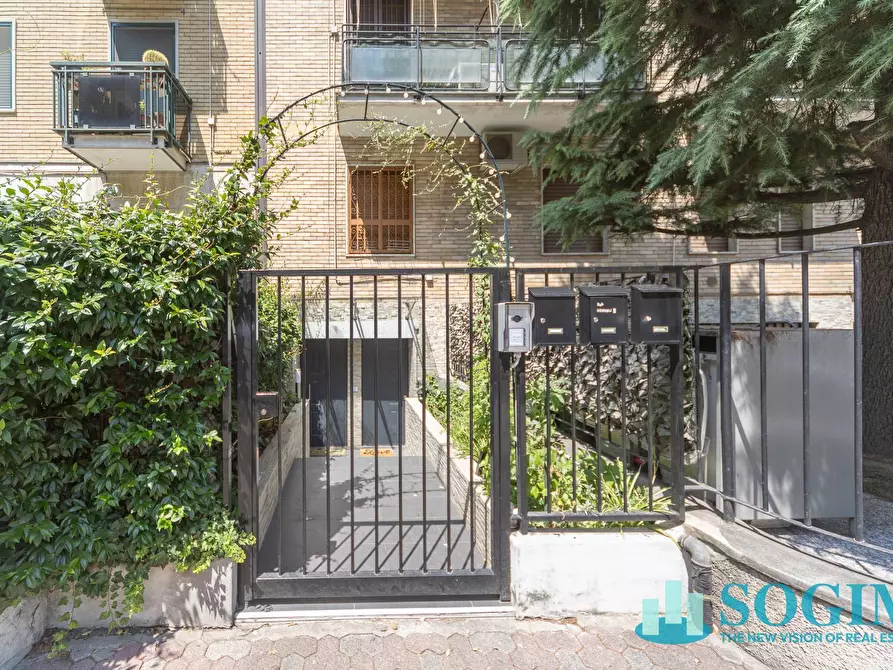 Immagine 13 di Appartamento in vendita  in via Negroli 8 a Milano