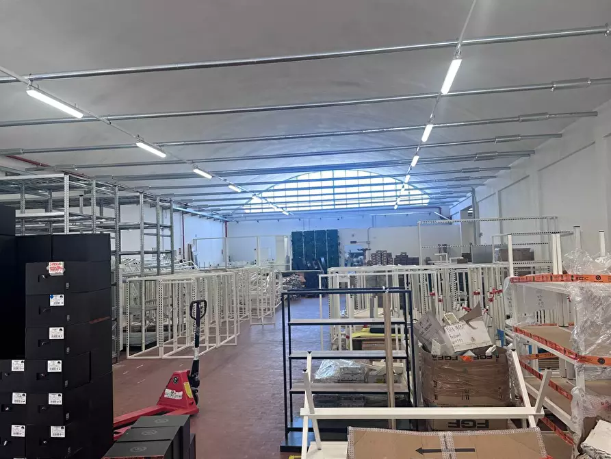 Immagine 4 di Capannone industriale in vendita  in via Stradivari a Desio